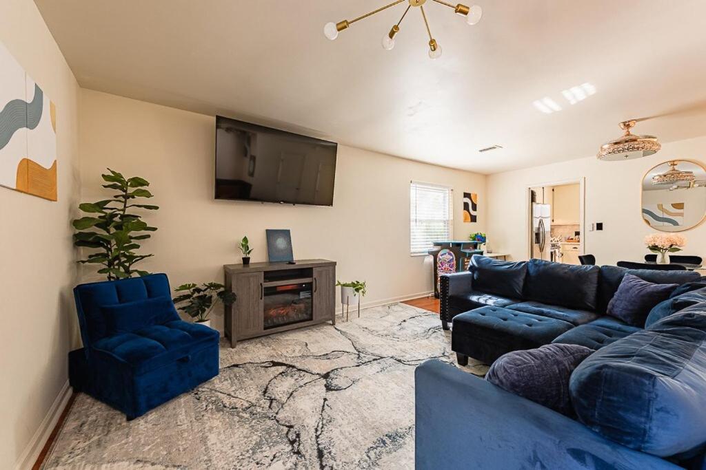 Cozy Townhome Retreat With King Bed Near I-10, Capitol, Fsu & Famu Tallahassee Exterior photo