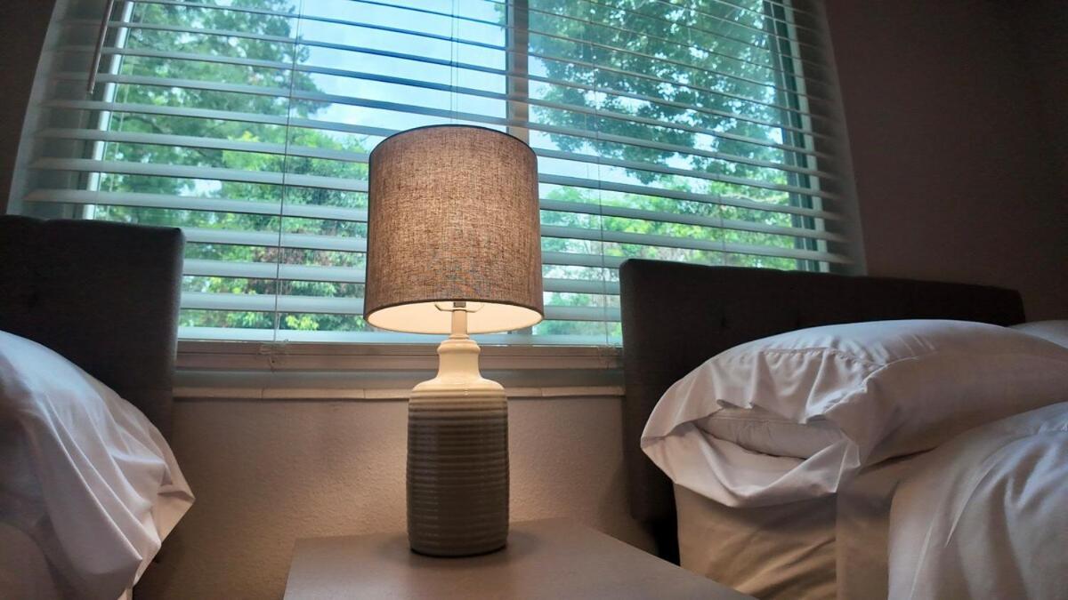 Cozy Townhome Retreat With King Bed Near I-10, Capitol, Fsu & Famu Tallahassee Exterior photo