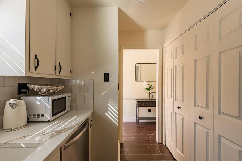 Cozy Townhome Retreat With King Bed Near I-10, Capitol, Fsu & Famu Tallahassee Exterior photo